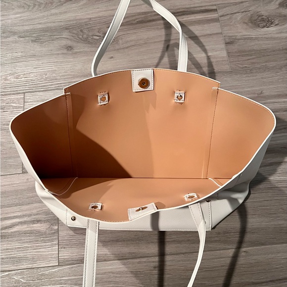 Boutique Bucket Bag - Picture 3 of 6